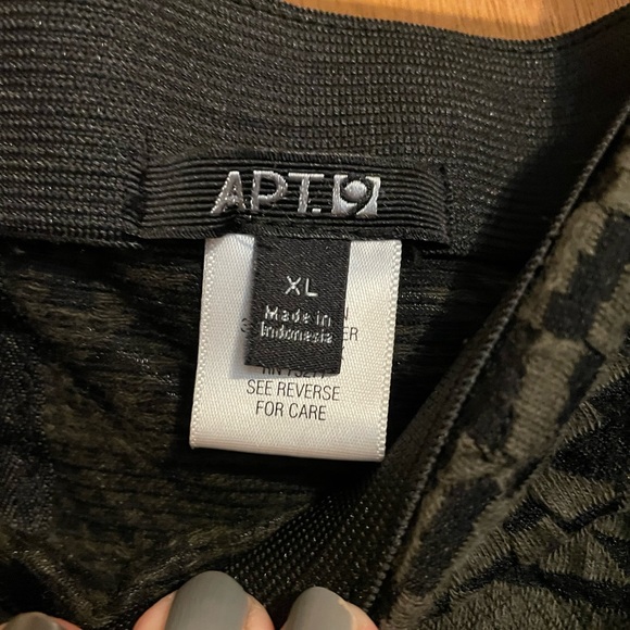 Hunter Green Aztec Mini Skirt - Picture 3 of 4